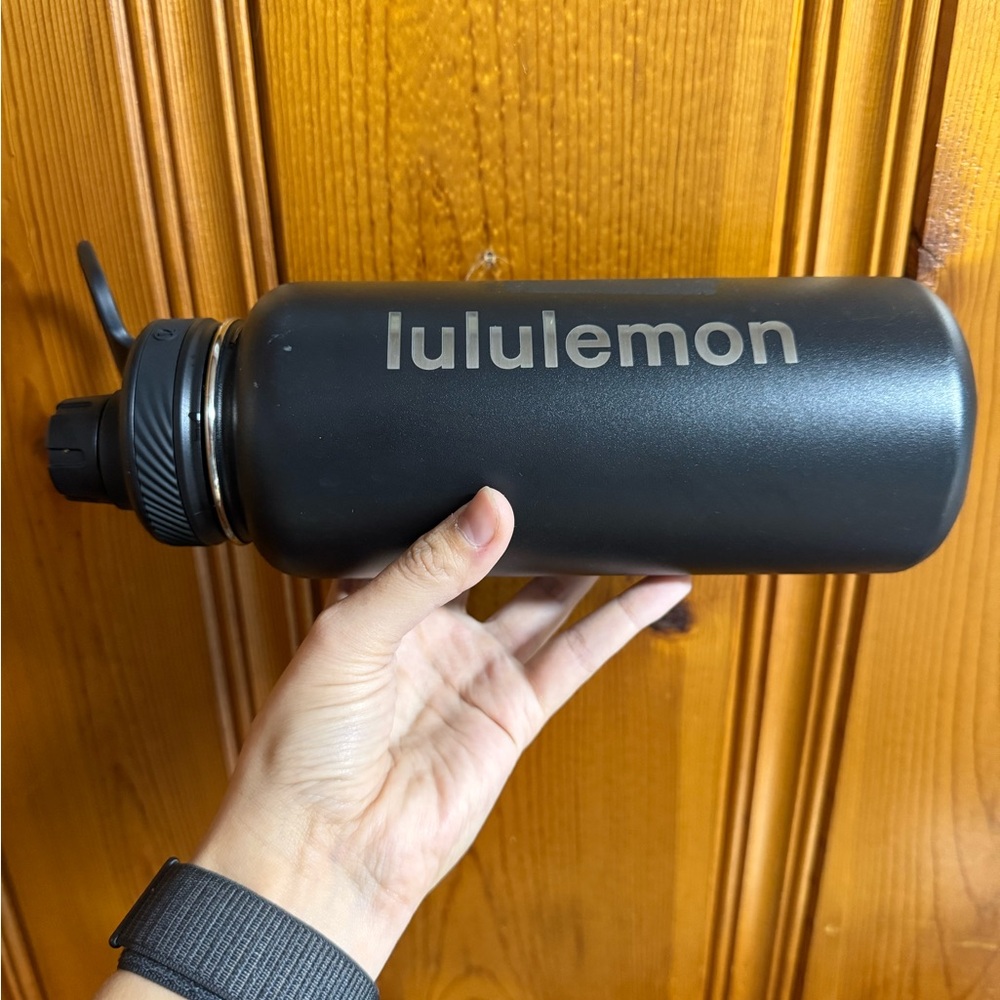 Lululemon Black Water Bottle 30 oz Stainless